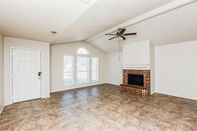 Photo - 1359 Lincolnshire Way