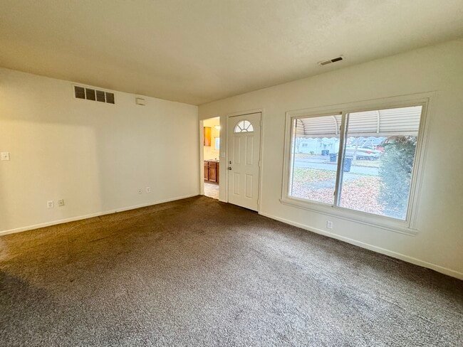 Photo - 1062 Merton Ave