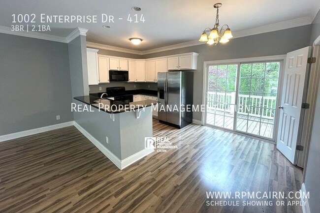 Photo - 1002 Enterprise Dr