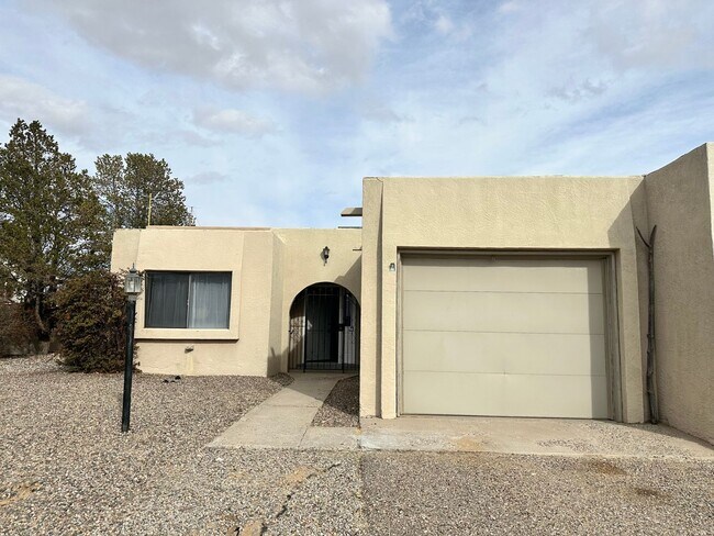 3 Bedroom 2 Bathroom New flooring - 3 Bedroom 2 Bathroom New flooring House