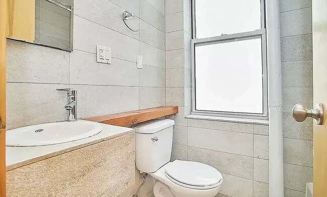 Photo - 75 Baxter St Unidad 11