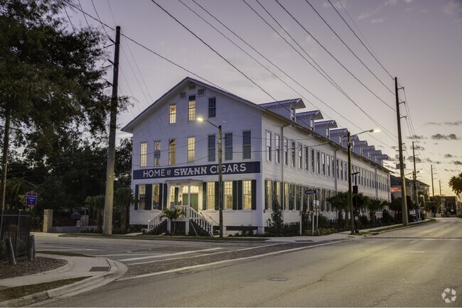 Building Photo - Casa Oliva - Ybor City Rental