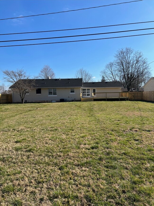 Photo - 705 Hampton Dr