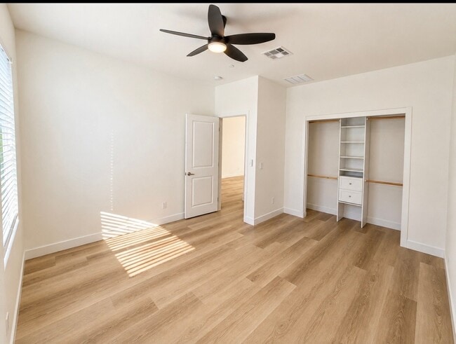 16835 Desert Star St