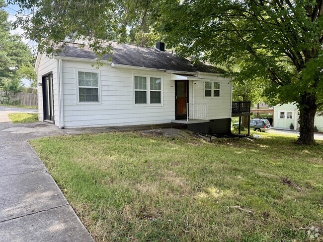 Building Photo - 1606 Tuckaleechee Pike Rental