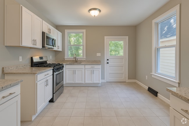 Building Photo - Spacious 4 bed in North College Hill Rental