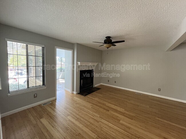 Photo - 4850 E Kentucky Ave