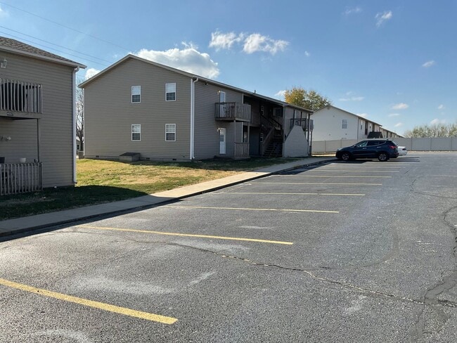 Photo - CUTE 2bd/2bath apartment (DOWNSTAIRS UNIT)... Unit 4563 E. Zora, Apt B