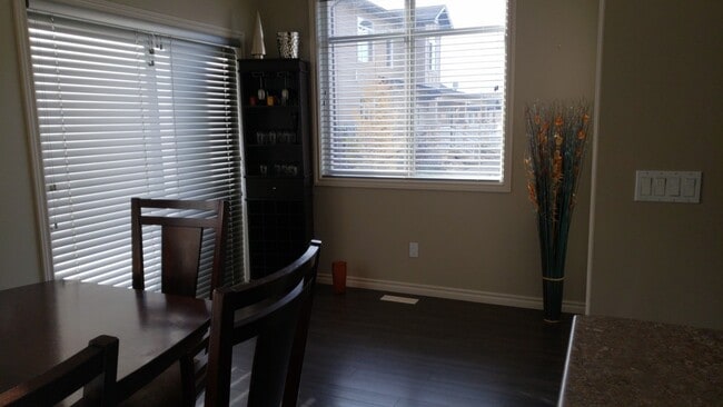 Photo - 3 Bed 2.5 Bath Unit in Fort Mcmurray, AB Unité 1