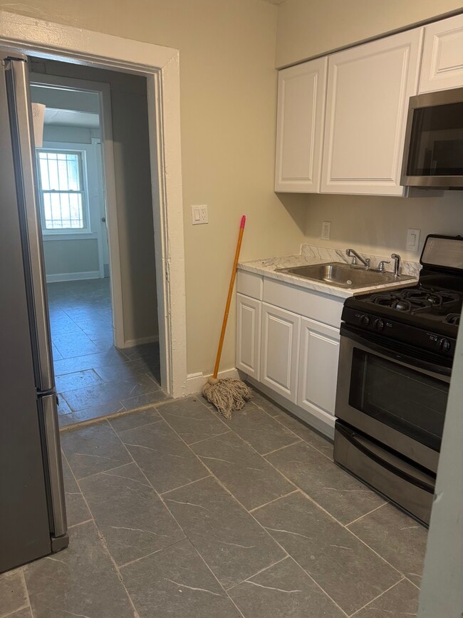 Kitchen - 2216 16th St SE