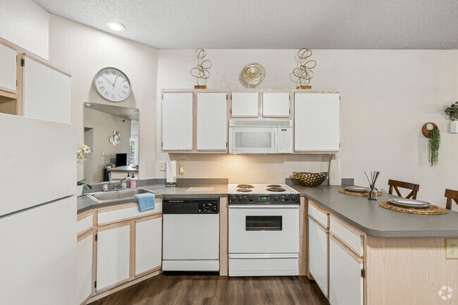 2BR, 2BA - 1,043SF - Kitchen