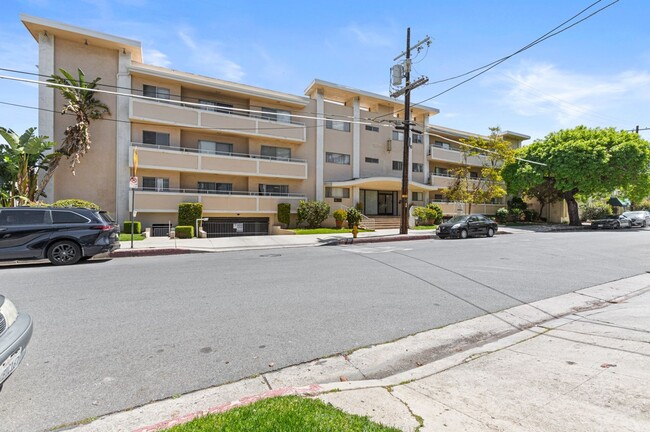 Photo - Encino Towers Apartments