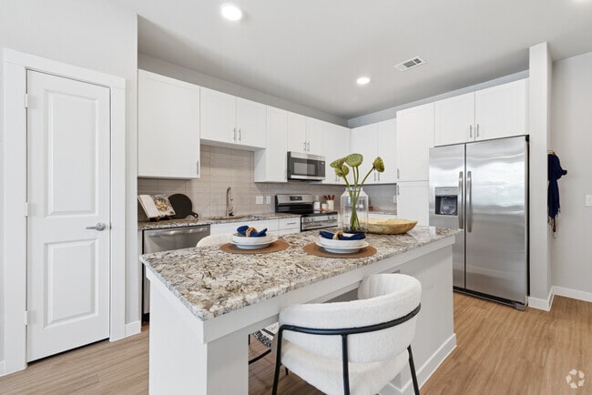 A1 1BR, 1BA - 686SF - Kitchen