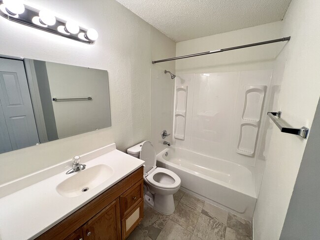 Photo - 902 Scurry St Unidad H