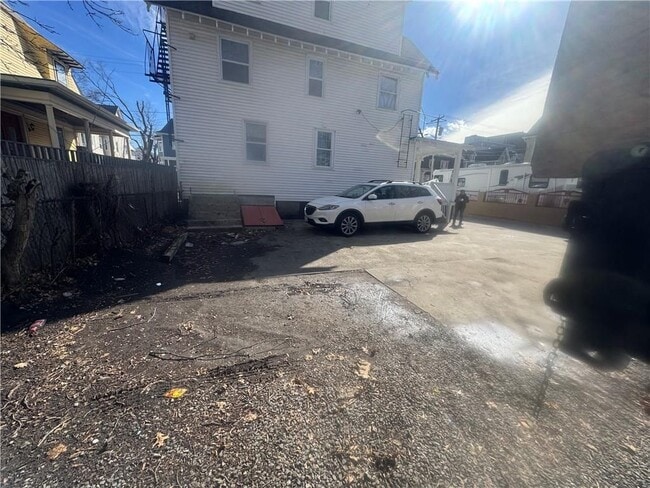Photo - 25 Wesleyan Ave Unit 1R