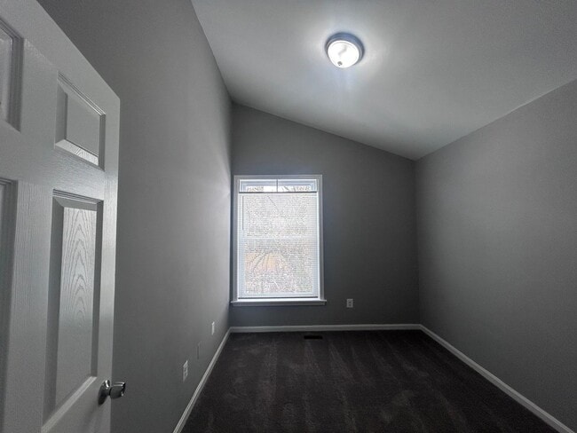 Photo - 2571 Francis St