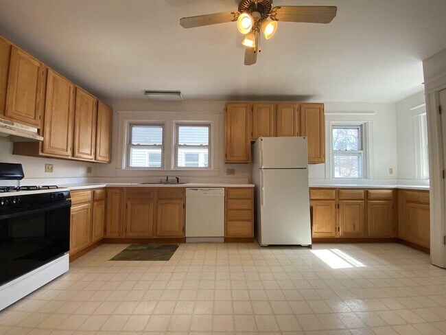 Photo - 36 College Ave Apartment Unit A