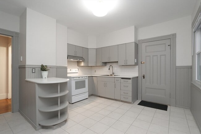 Photo - 61 Washington Rd Unit 2