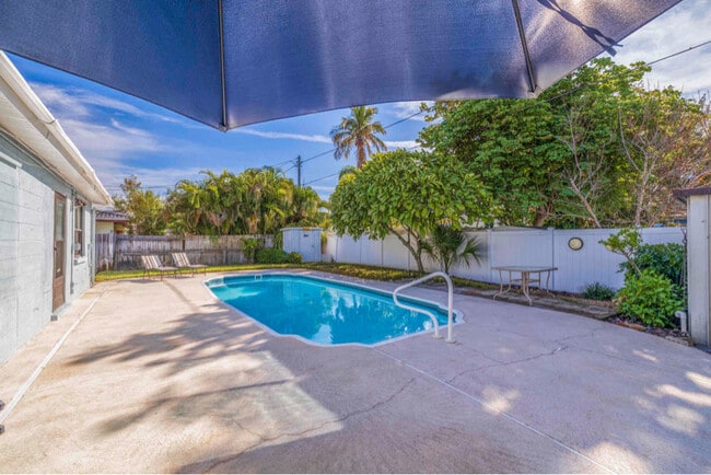 Photo - 490 82nd Ave