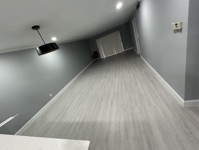 Photo - 6361 N Falls Cir Dr Unidad 212