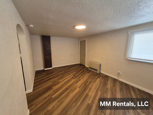 Photo - 2110 W 19th St