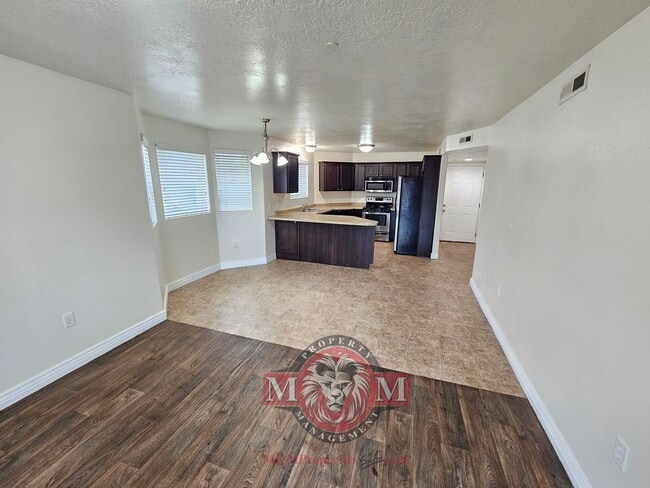 Photo - Great Ground-Level 3 Bed 2 Bath Sandy Condo!