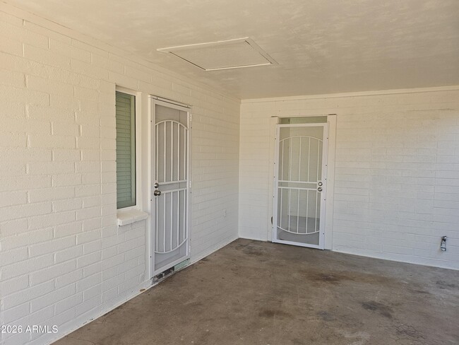 Photo - 524 W 3rd Pl