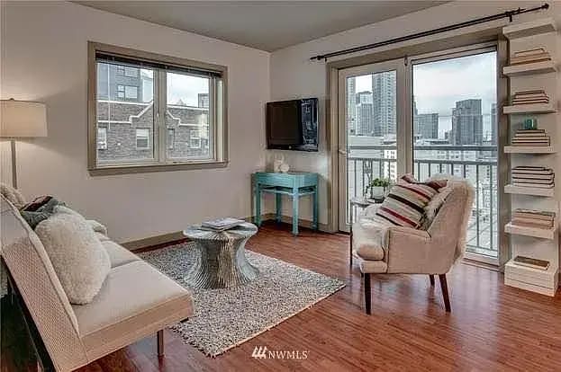 Building Photo - 103 Bellevue Ave E Unit 308