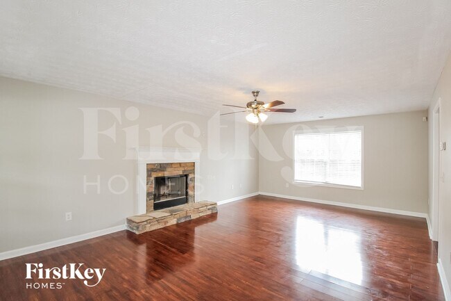 Photo - 268 Rockingham Dr