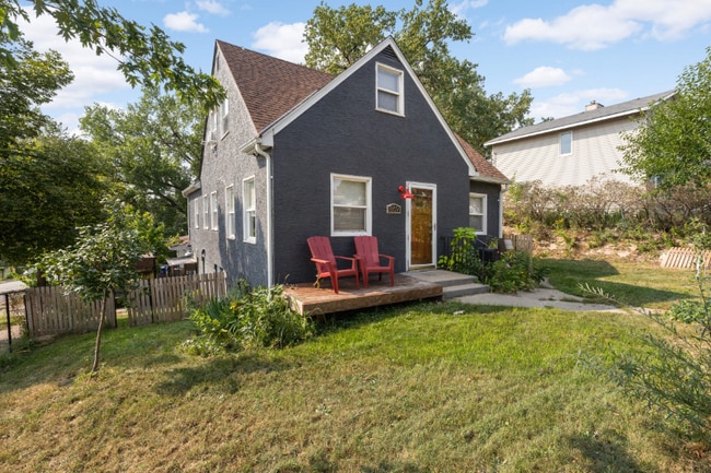 Photo - 869 Arkwright St N Apartment Unit 869 Arkwright St #2