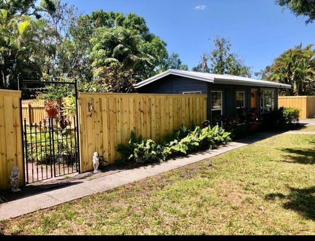 Photo - 4214 Wilkinson Rd