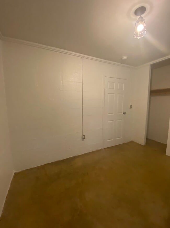 Photo - 170 Griffeth St Unit B