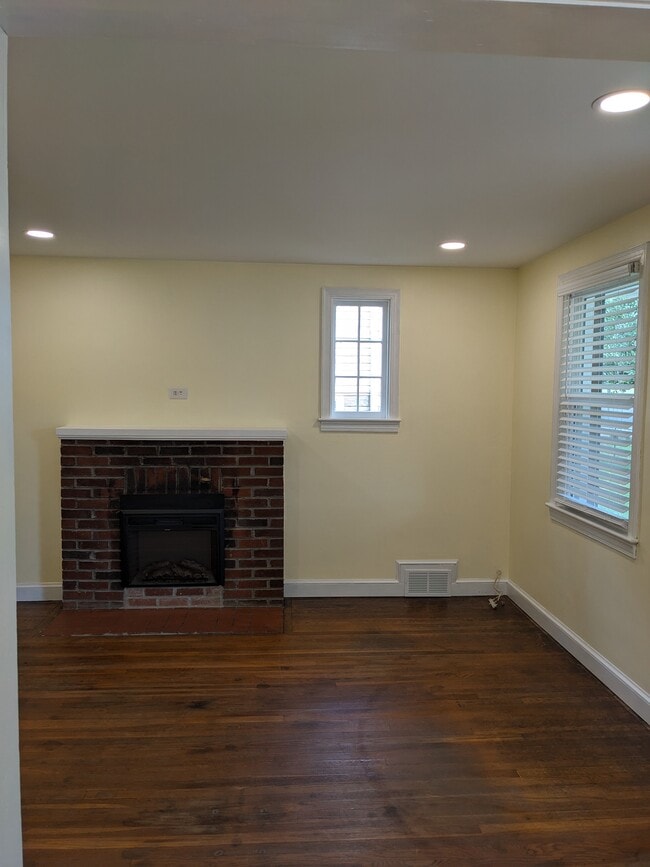 Photo - 6107 Forest Rd
