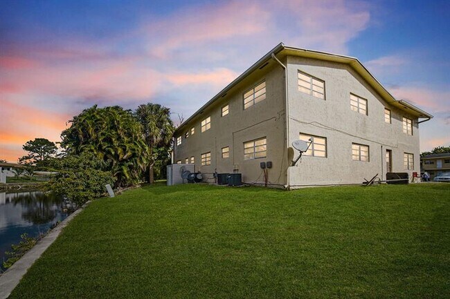 Photo - 461 Sunshine Dr Unit 4