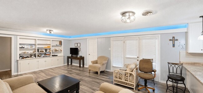 Photo - 1139 Mainland Dr