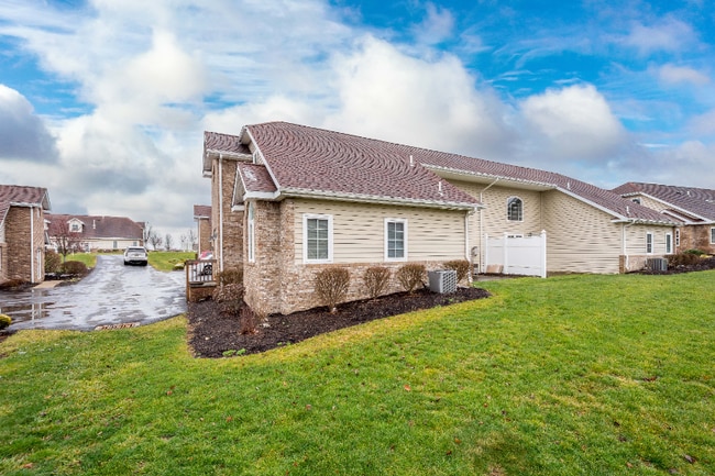 Photo - 72 Nicholas Dr