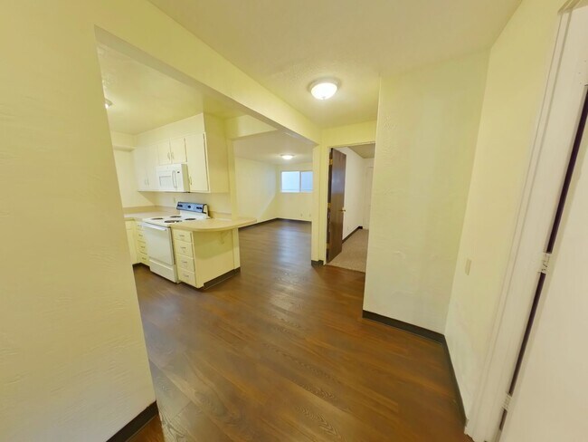 Photo - 1747 Hilyard St Unit B
