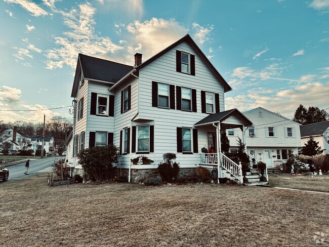 Building Photo - 57 Silvermine Ave Rental