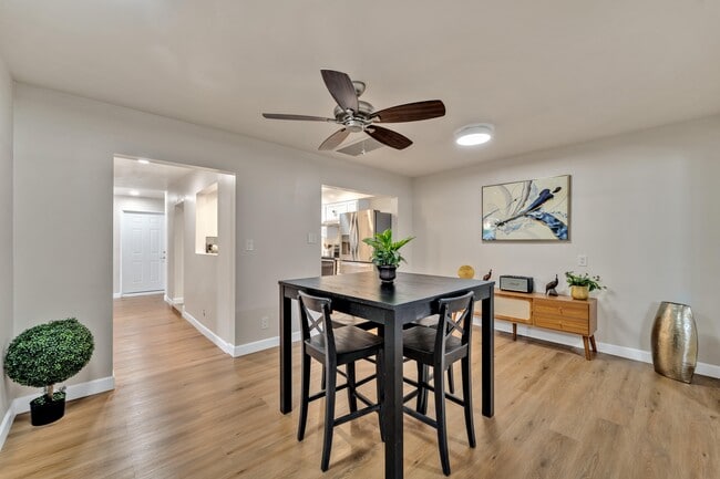 Photo - 1701 W Hazelwood St