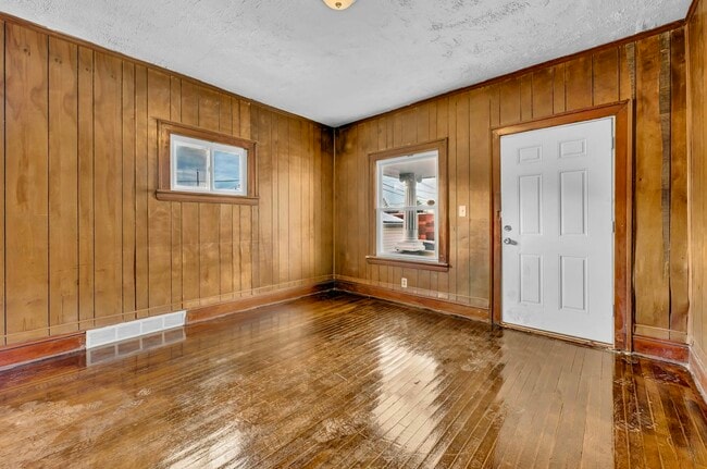 Photo - 7412 Worley Ave