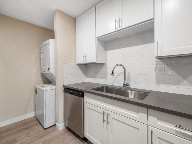 Sunset Cliffs Apartments