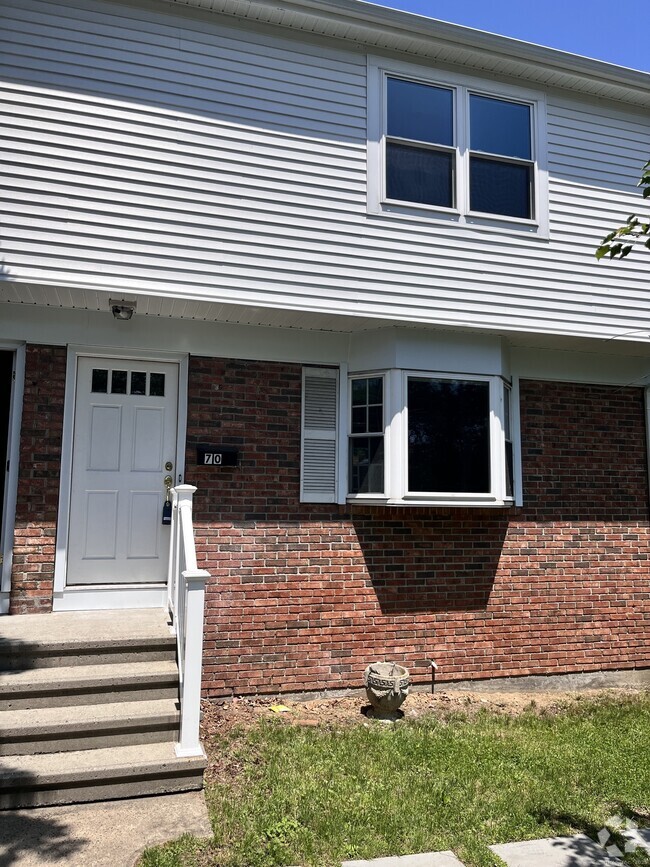 Building Photo - 70 Stephens Ln Unit 2 Rental
