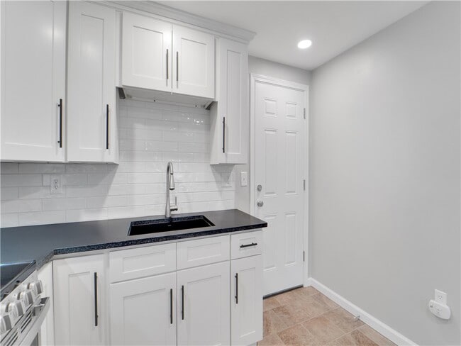 Photo - 227 Lake Rd Unit B