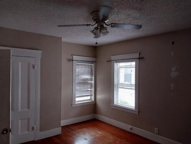 Photo - 43 Sachem St Unit APT1