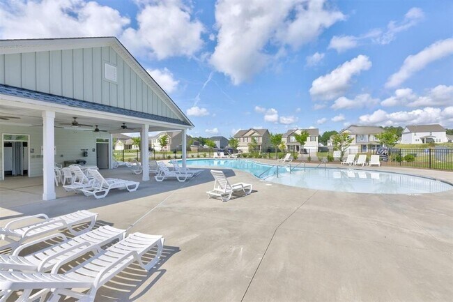 Photo - Beautiful Home for Rent in Elgin's Walnut Creek Community!