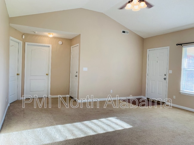 Photo - 218 Maddux Ct