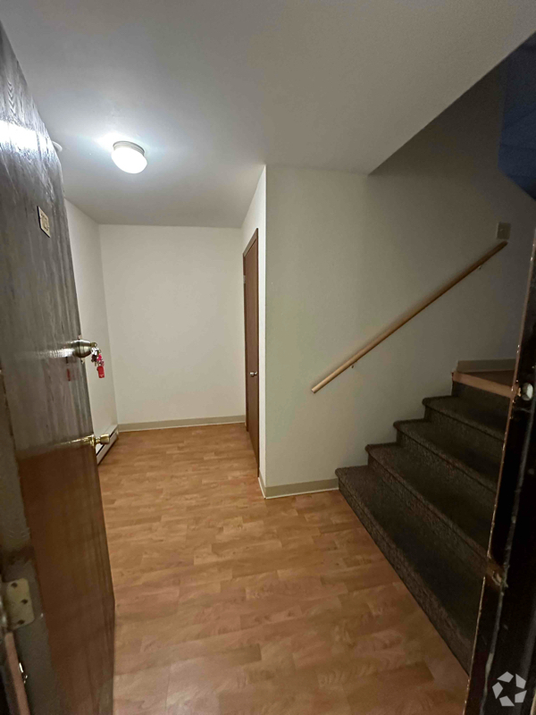 Building Photo - 320 Oak Ave N Unit 123 Rental