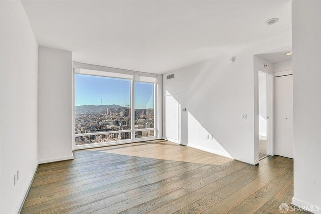 Photo - 425 1st St