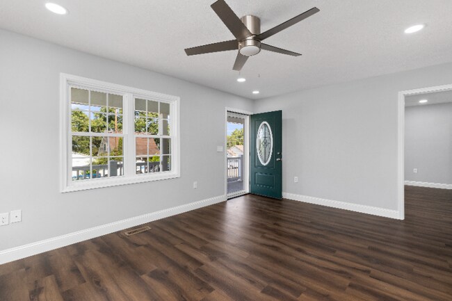 1016 Ivanhoe Ave