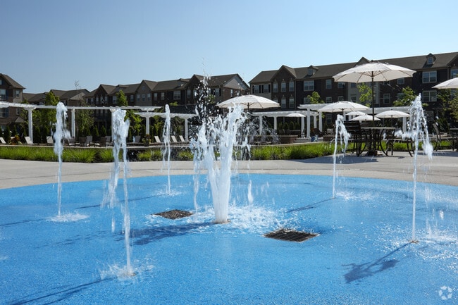 Swimming Pool & Fountain